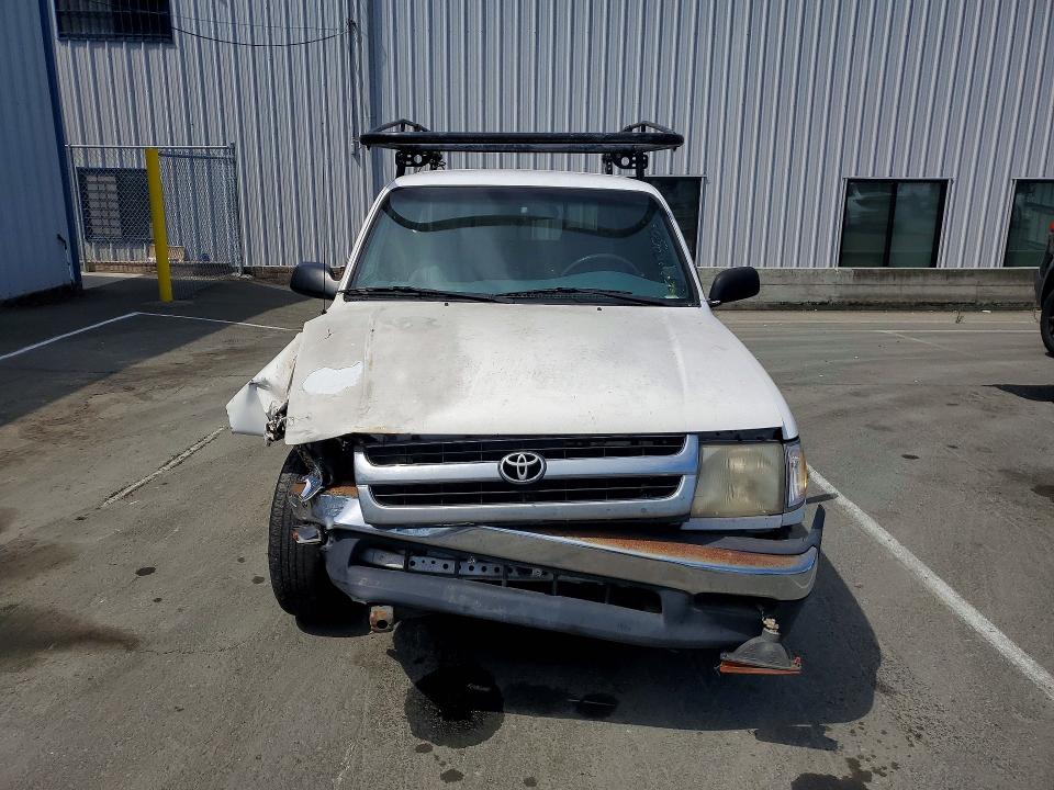 2000 Toyota Tacoma VIN 4TAVL52N5YZ573921 COPART salvage auction — FRONT END, CA - SALVAGE CERTIFICATE, sold $1,550 on 2026-07-10 (photo 5)