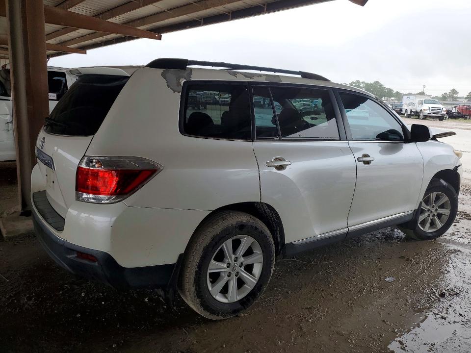 2013 Toyota Highlander VIN 5TDZK3EH2DS094953 COPART salvage auction — FRONT END, Tx - Certificate Of Title, sold $2,800 on 2026-07-31 (photo 3)