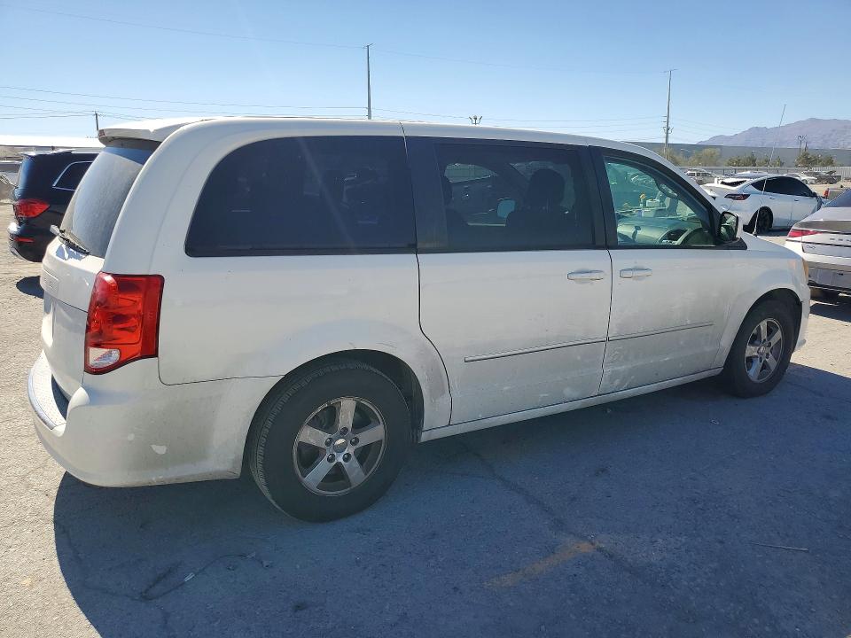 2013 Dodge Caravan VIN 2C4RDGCG8DR523713 COPART salvage auction — FRONT END, Nv - Certificate Of Title, sold $500 on 2026-09-10 (photo 3)