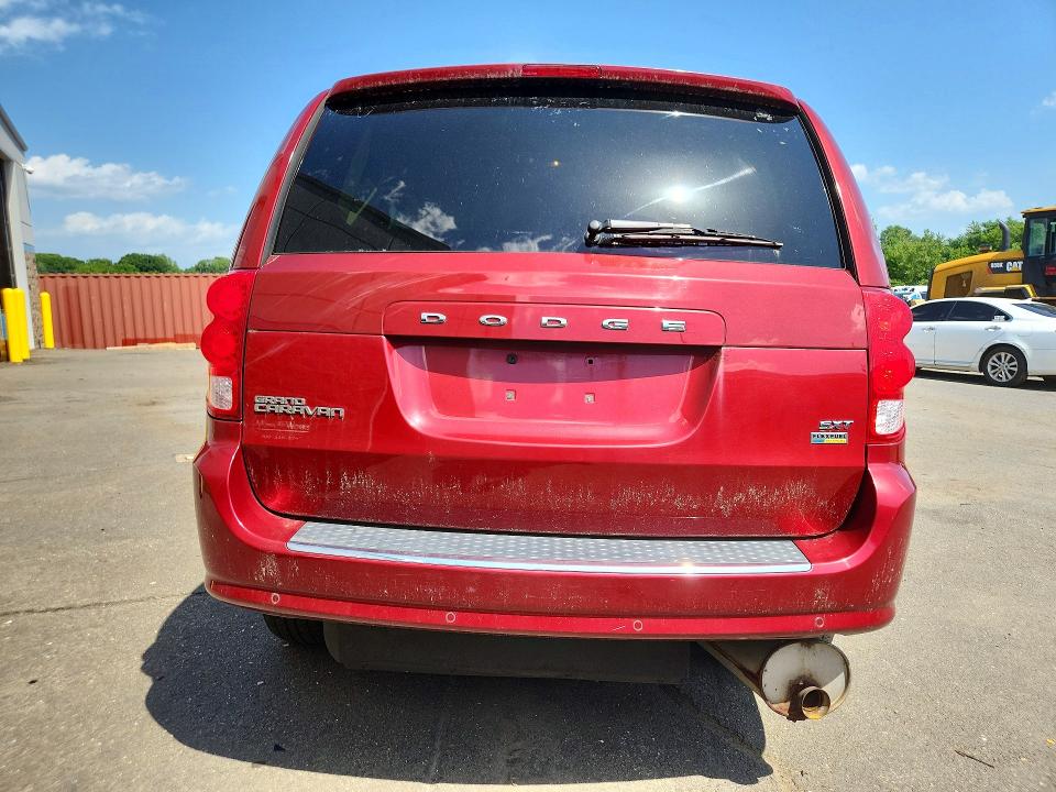 2014 Dodge Grand caravan VIN 2C4RDGCG1ER334841 COPART salvage auction — MINOR DENT/SCRATCHES, MA - CERTIFICATE OF TITLE (P), sold $450 on 2026-07-28 (photo 6)