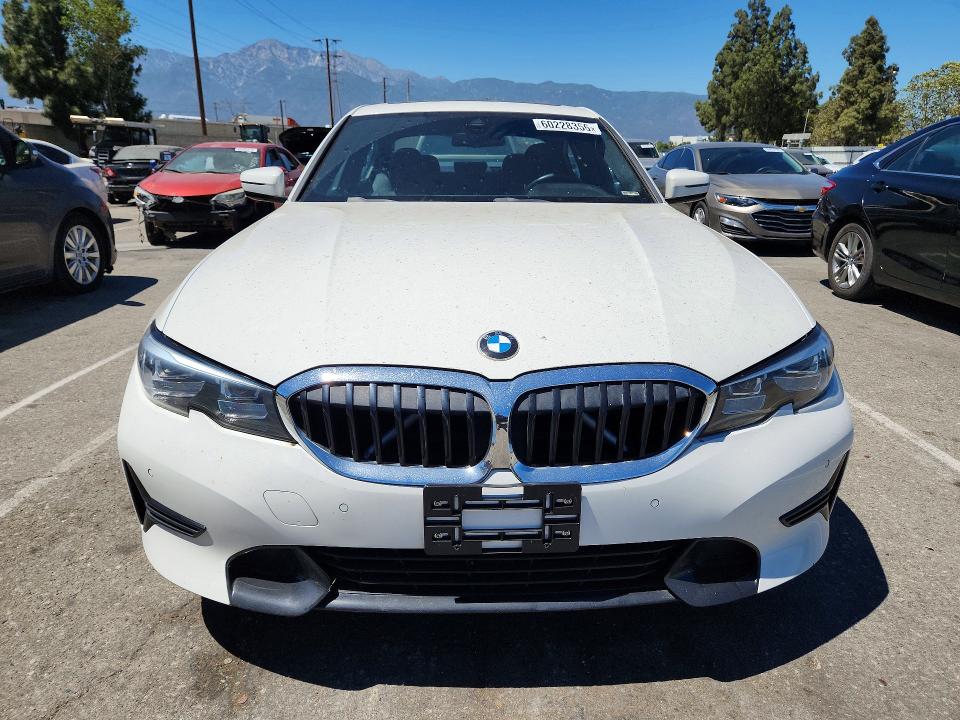 2019 BMW 3er VIN WBA5R1C57KAJ99390 COPART salvage auction — REAR END, Ca - Salvage Certificate, sold $4,650 on 2026-07-28 (photo 5)