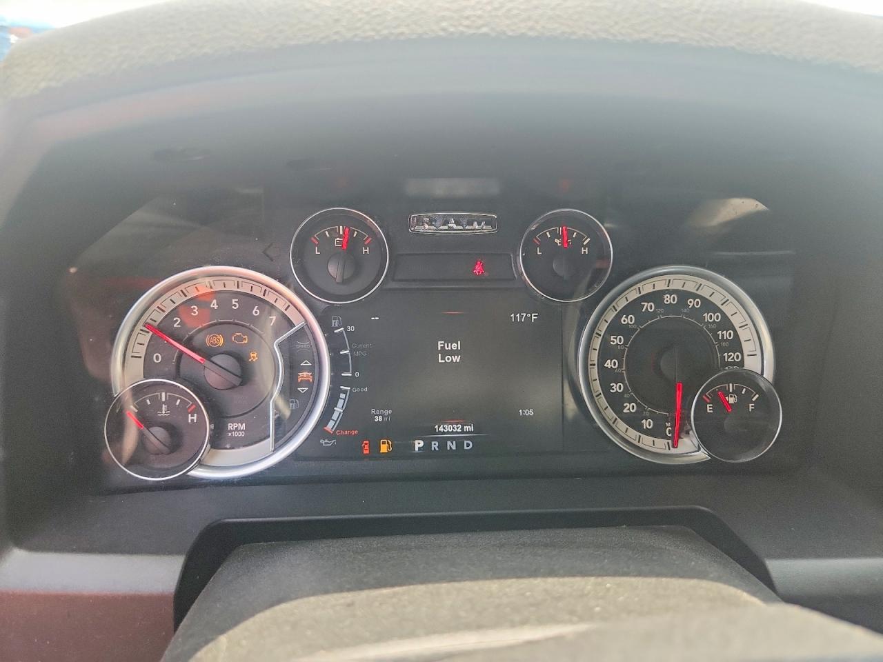 2018 RAM 1500 VIN 1C6RR6LT9JS275286 COPART salvage auction — Minor Dent/Scratches, Ct - Clean Title, sold $5,500 on 2026-09-16 (photo 9)