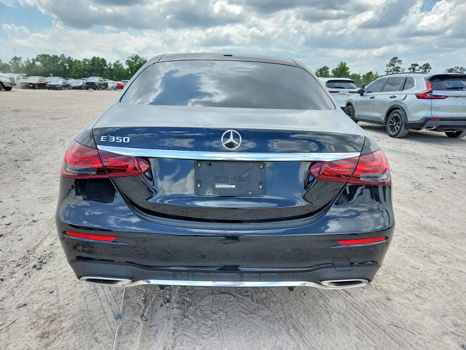 2022 Mercedes-benz E-klasse VIN W1KZF8DB7NB086232 COPART salvage auction — WATER/FLOOD, TX - SALVAGE TITLE-FLOOD DAMAGE, sold $8,500 on 2026-07-28 (photo 6)