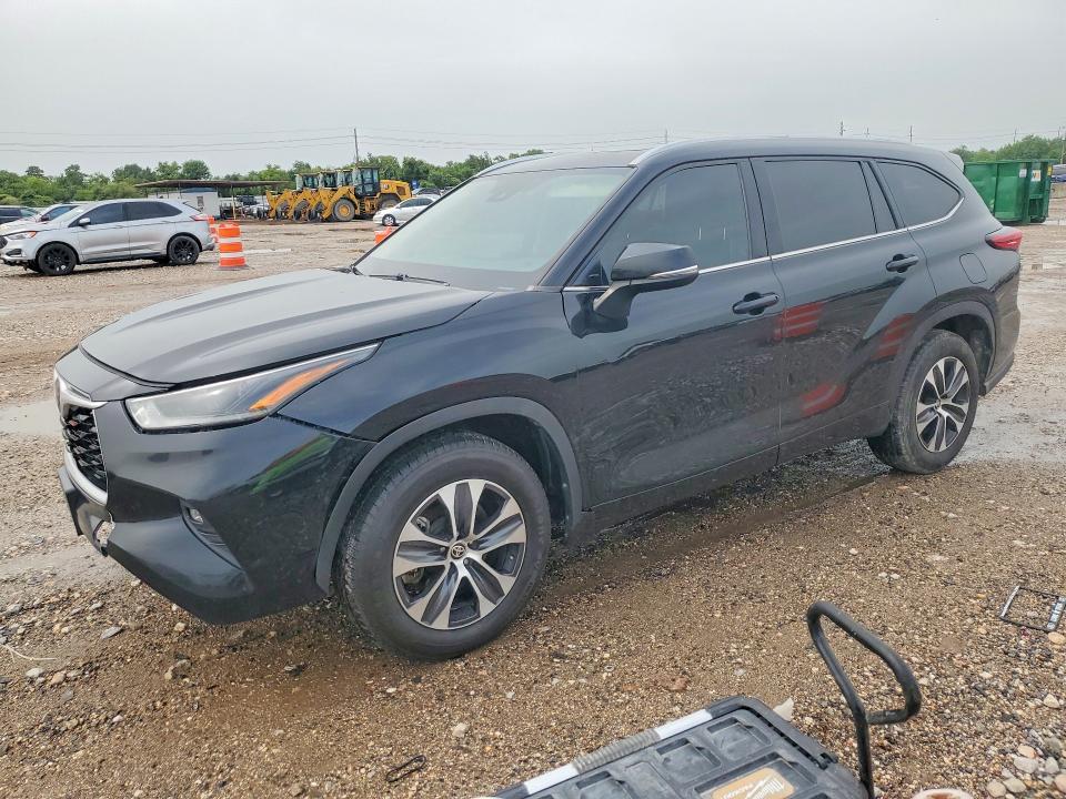 2021 Toyota Highlander VIN 5TDGZRAH1MS039907 COPART salvage auction — MINOR DENT/SCRATCHES, Tx - Certificate Of Title, sold $17,800 on 2026-07-29 (photo 1)