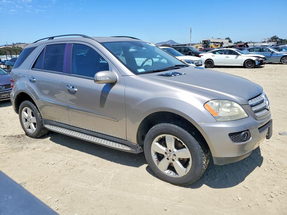2006 Mercedes-benz Ml-class VIN 4JGBB75E36A097337 COPART salvage auction — MINOR DENT/SCRATCHES, CA - DIS/DLR/EXP ONLY CLEAN TITLE, sold $1,500 on 2026-07-09 (photo 4)
