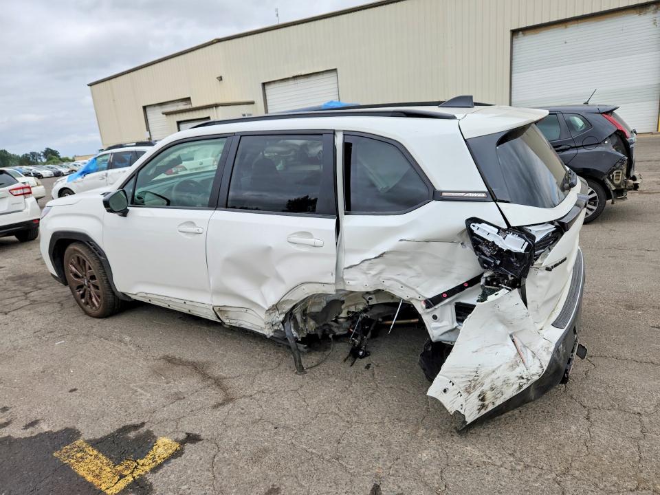 2025 Subaru Forester VIN JF2SLDFC2SH617091 COPART salvage auction — REAR END, Or - Salvage Title Certificate, sold $7,100 on 2026-09-14 (photo 2)