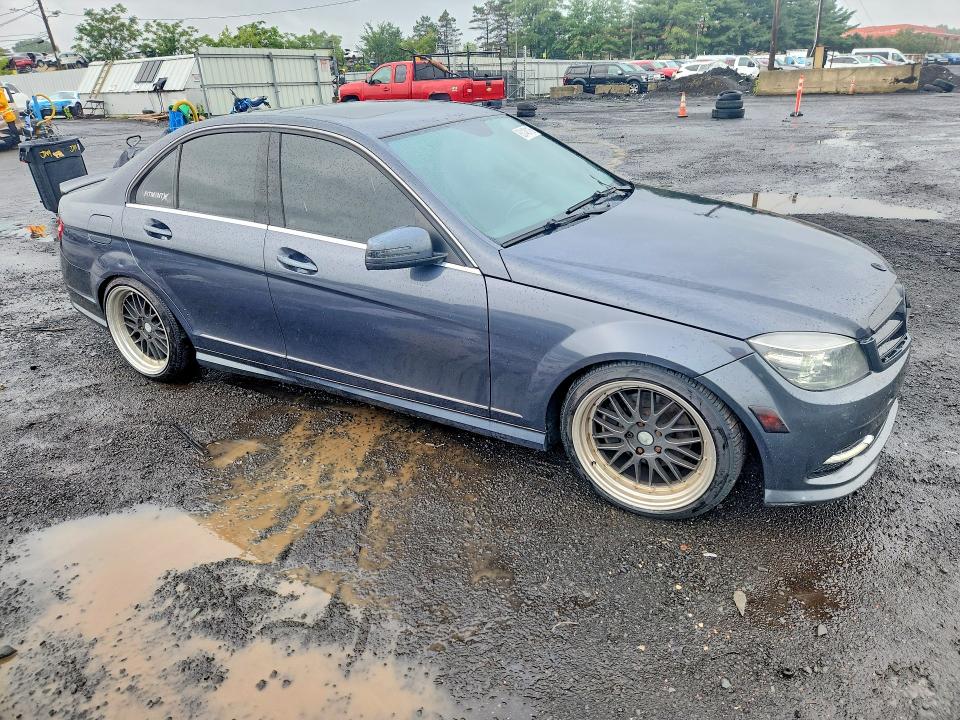 2011 Mercedes-benz C class VIN WDDGF8BB5BR186780 COPART salvage auction — WATER/FLOOD, CT - CERT OF TITLE-FLOOD SALVAGE, sold $525 on 2026-08-14 (photo 4)