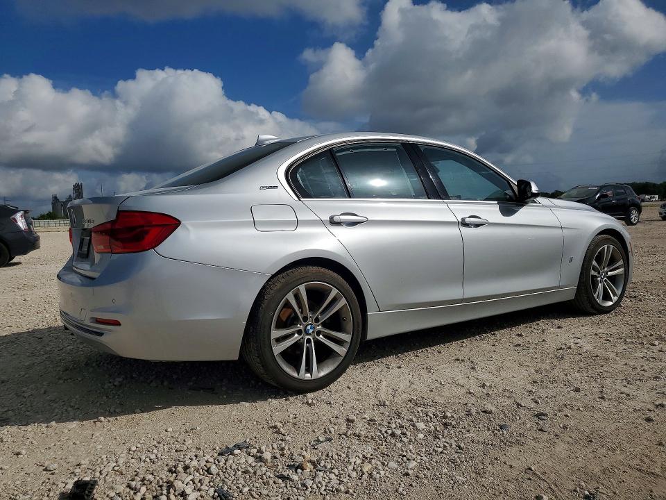 2017 BMW 3er VIN WBA8E1C3XHA158560 COPART salvage auction — MINOR DENT/SCRATCHES, Tx - Certificate Of Title (P), sold $4,700 on 2026-07-30 (photo 3)