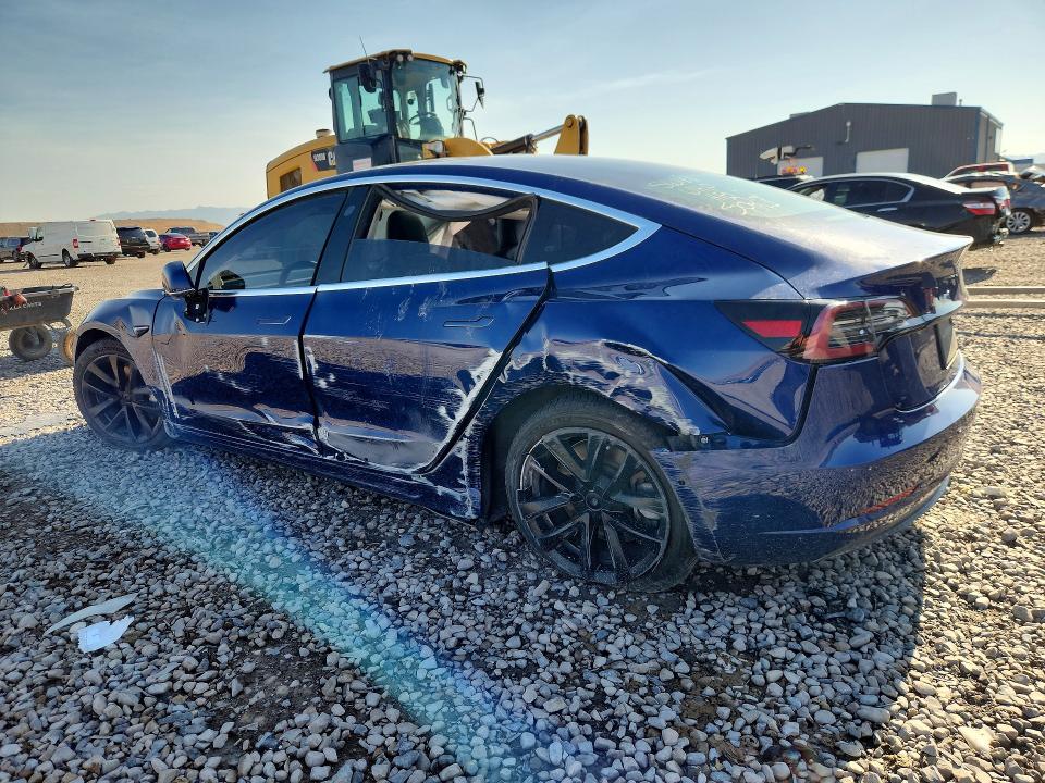 2019 Tesla Model 3 VIN 5YJ3E1EB7KF465023 COPART salvage auction — SIDE, Salvage Title, sold $2,100 on 2026-09-04 (photo 2)