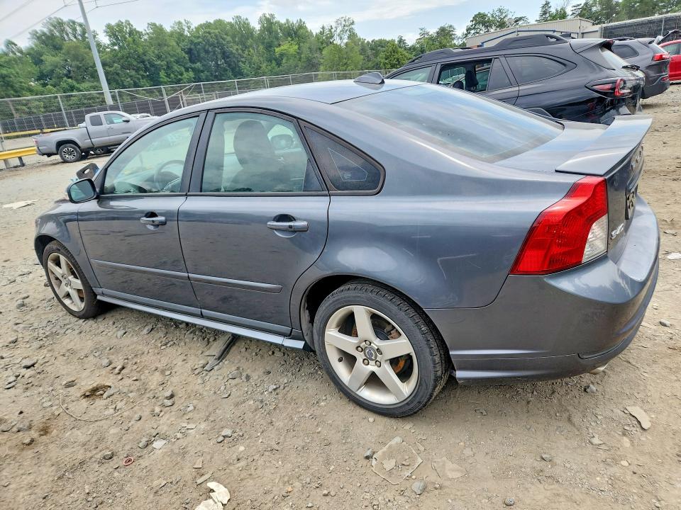 2010 Volvo S40 VIN YV1672MHXA2488472 COPART salvage auction — MINOR DENT/SCRATCHES, VA - CERTIFICATE OF TITLE, sold $275 on 2026-07-28 (photo 2)
