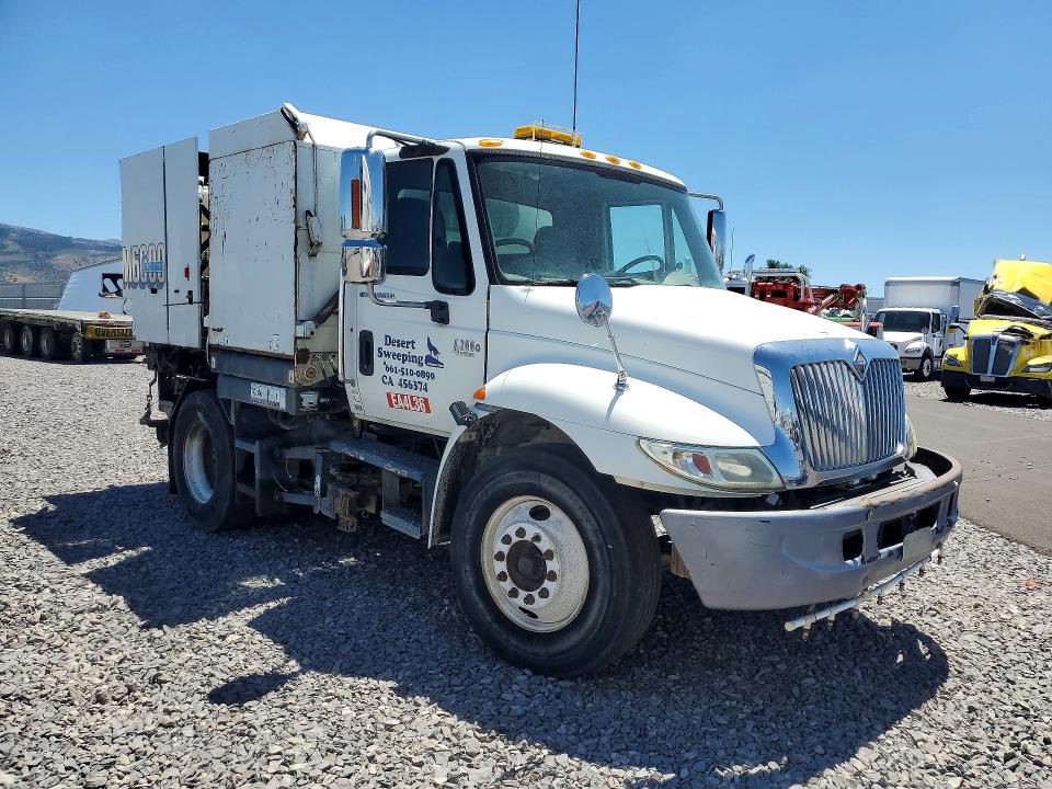 2007 International 4000 series VIN 1HTMPAFN67H390851 COPART salvage auction — MINOR DENT/SCRATCHES, Ca - Certificate Of Title, sold $3,200 on 2026-07-29 (photo 4)
