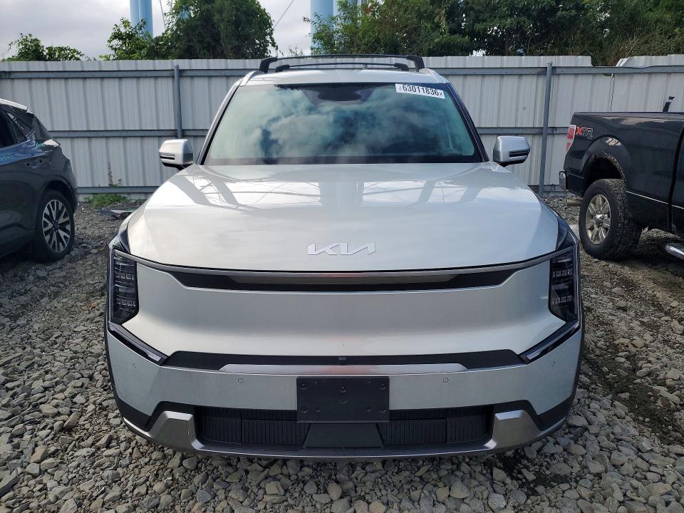 2026 Kia Ev9 VIN 5XYAFFS55TG017051 COPART salvage auction — WATER/FLOOD, Nj - Cert Of Title-Salvage Flood, sold $27,250 on 2026-09-14 (photo 5)