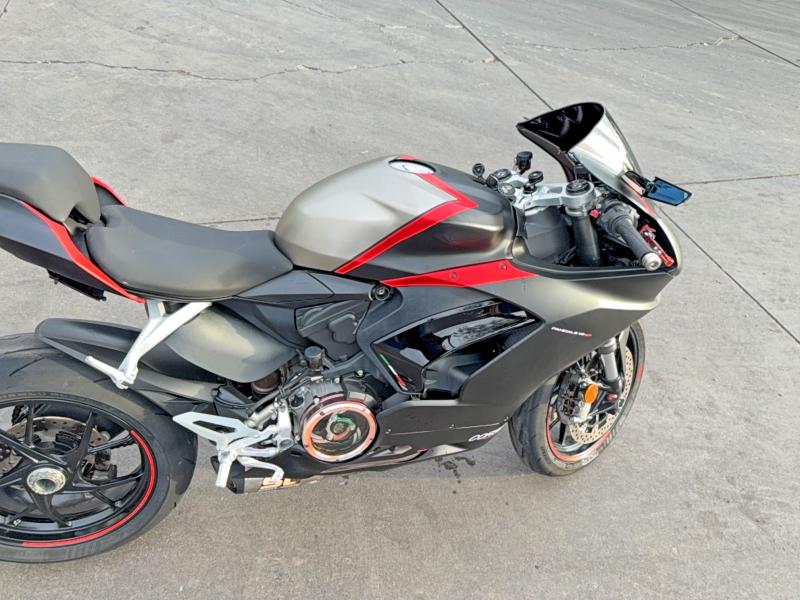 2024 Ducati Panigale VIN ZDMHAATW4RB015404 COPART salvage auction — NORMAL WEAR, AZ - CERT OF TITLE - SALVAGE (P), sold $16,000 on 2026-07-28 (photo 5)