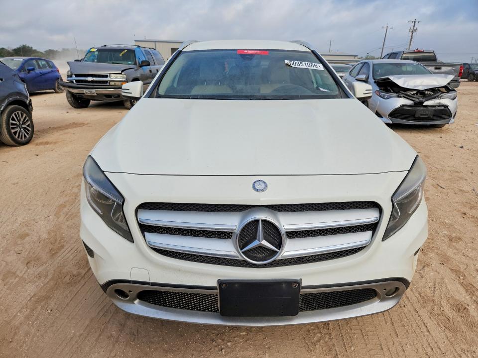 2017 Mercedes-benz VIN WDCTG4EB9HJ336062 COPART salvage auction — MINOR DENT/SCRATCHES, TX - CERTIFICATE OF TITLE (P), sold $2,300 on 2026-07-27 (photo 5)