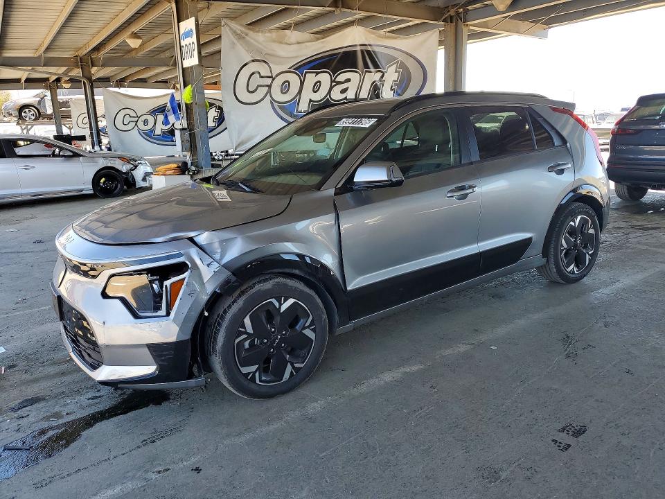 2023 Kia Niro VIN KNDCR3L17P5029940 — COPART salvage auction photo