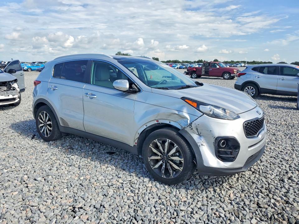 2017 Kia VIN KNDPN3ACXH7215544 COPART salvage auction — SIDE, Fl - Cert Of Title Slvg Rebuildable, sold $3,100 on 2026-07-17 (photo 4)