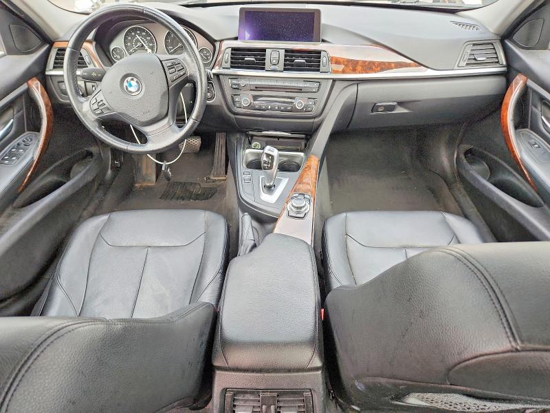 2013 BMW 3er VIN WBA3C3C50DF982500 COPART salvage auction — WATER/FLOOD, Ny - Mv907A-Flood Salvage, sold $450 on 2026-08-03 (photo 8)