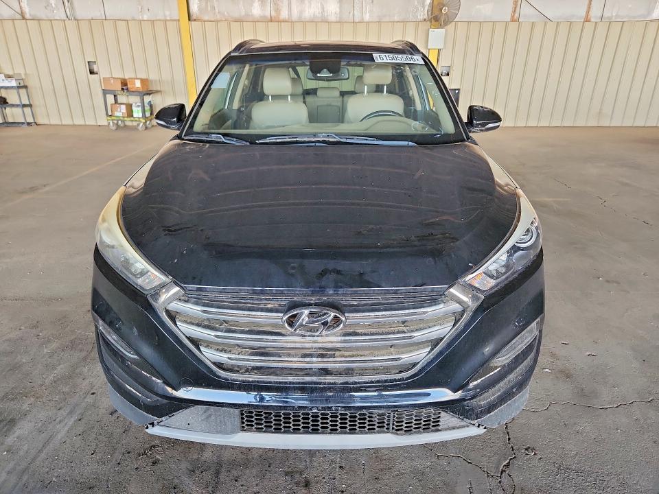2017 Hyundai Tucson VIN KM8J33A23HU467992 COPART salvage auction — MINOR DENT/SCRATCHES, AZ - CERTIFICATE OF TITLE, sold $1,600 on 2026-07-29 (photo 5)