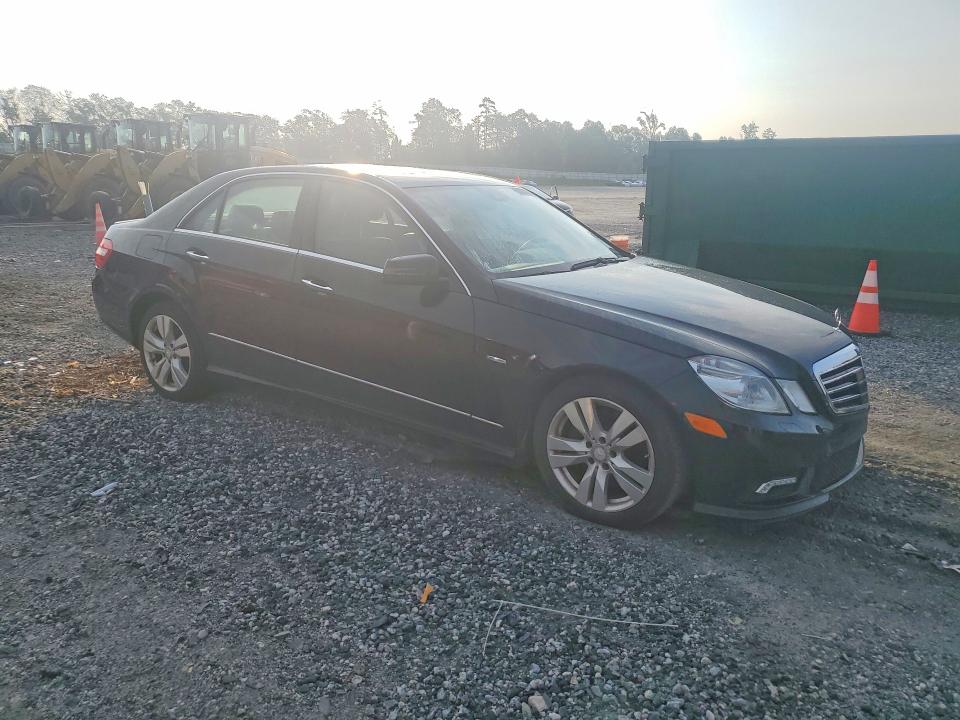 2011 Mercedes-benz E-class VIN WDDHF2EB6BA455817 COPART salvage auction — MINOR DENT/SCRATCHES, SC - CERTIFICATE OF TITLE, sold $625 on 2026-07-20 (photo 4)