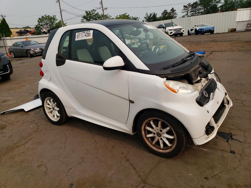 2013 Smart Fortwo VIN WMEEJ3BA7DK651129 COPART salvage auction — FRONT END, Ct - Cert Of Title-Salvage, sold $1,000 on 2026-08-04 (photo 4)