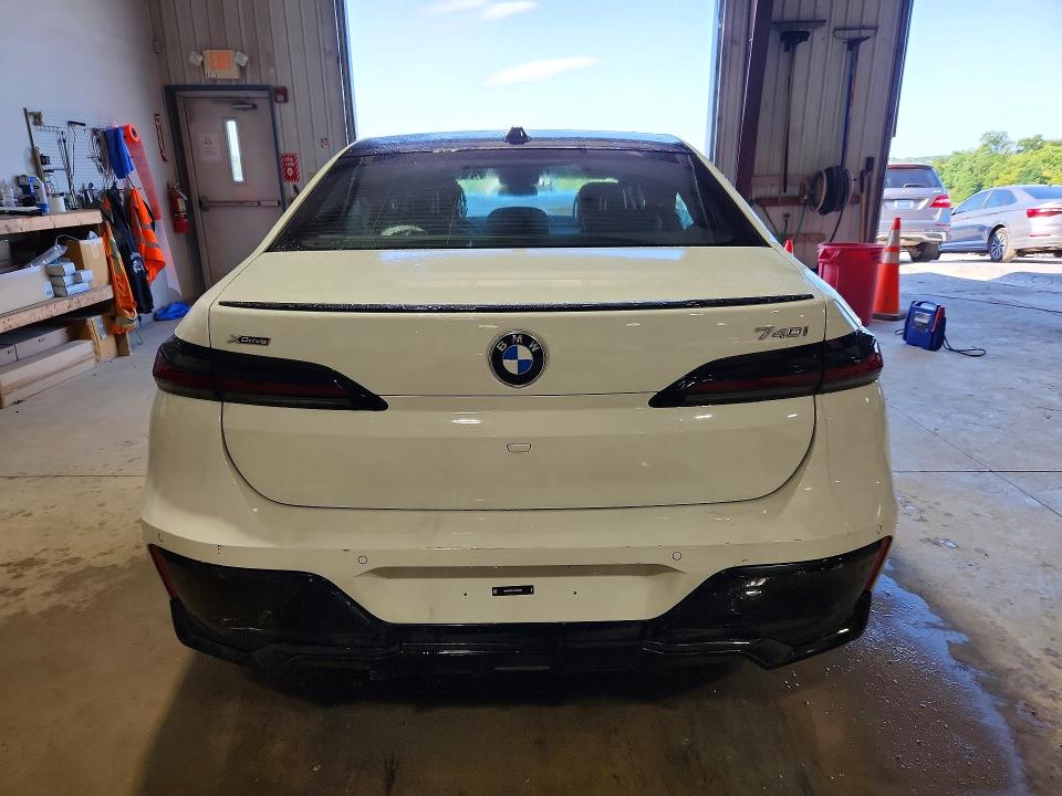 2026 BMW 7 series VIN WBA33EH07TCX69553 COPART salvage auction — FRONT END, MA - CERTIFICATE OF TITLE, sold $40,000 on 2026-08-19 (photo 6)