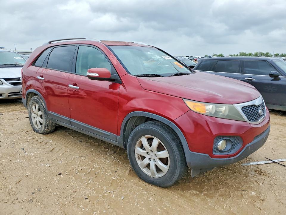 2011 Kia Sorento VIN 5XYKT4A1XBG041151 COPART salvage auction — MINOR DENT/SCRATCHES, Tx - Certificate Of Title, sold $925 on 2026-07-30 (photo 4)