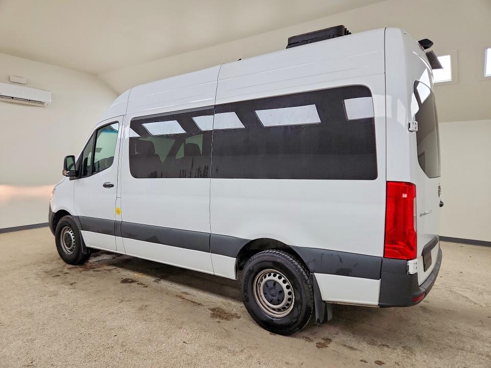 2024 Mercedes-benz Sprinter VIN W1Z4KFHY4RP737240 COPART salvage auction — MINOR DENT/SCRATCHES, LA - CERTIFICATE OF TITLE (P), sold $9,100 on 2026-07-27 (photo 2)