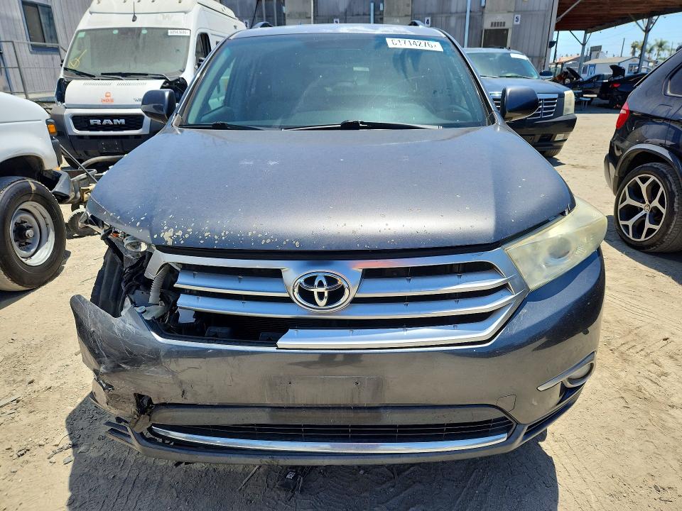 2011 Toyota Highlander VIN 5TDZK3EH9BS040546 COPART salvage auction — FRONT END, CA - SALVAGE CERTIFICATE, sold $850 on 2026-07-30 (photo 5)