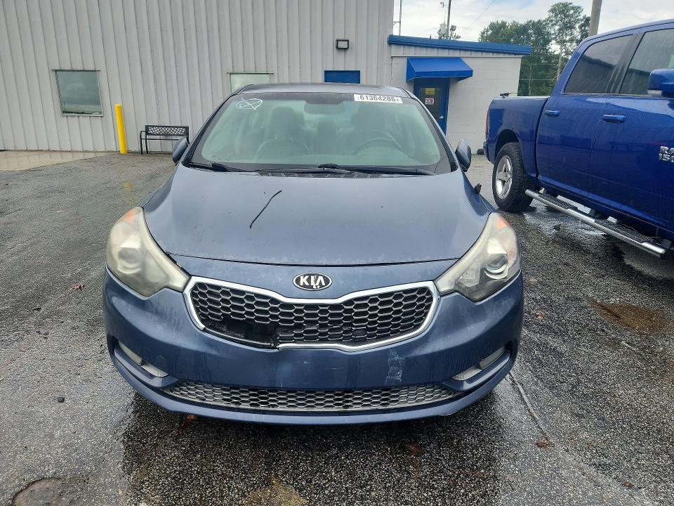 2015 Kia Forte VIN KNAFZ4A8XF5263665 COPART salvage auction — MINOR DENT/SCRATCHES, Salvage Title, sold $575 on 2026-07-27 (photo 5)