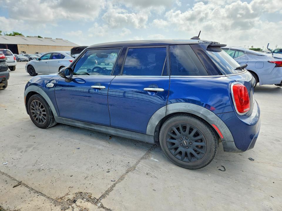 2016 Mini Cooper VIN WMWXU3C51G2B63069 COPART salvage auction — MECHANICAL, Tx - Certificate Of Title, sold $300 on 2026-08-04 (photo 2)