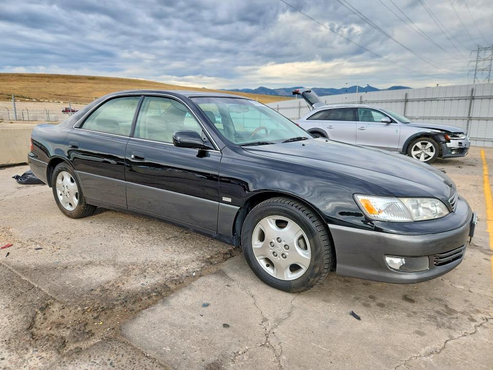 2000 Lexus Es 300 VIN JT8BF28G5Y0263356 COPART salvage auction — SIDE, CO - PUBLIC - SALVAGE TITLE (P), sold $275 on 2026-07-29 (photo 4)