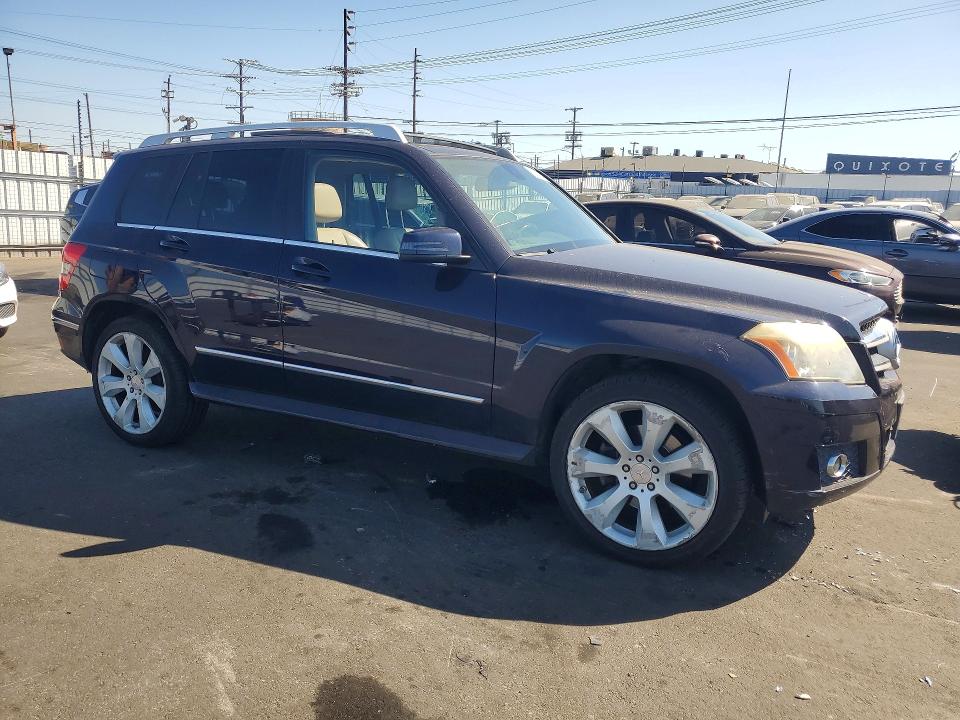 2010 Mercedes-benz Glk-klasse VIN WDCGG5GB6AF351566 COPART salvage auction — MINOR DENT/SCRATCHES, CA - DIS/DLR/EXP ONLY CLEAN TITLE, sold $900 on 2026-07-15 (photo 4)