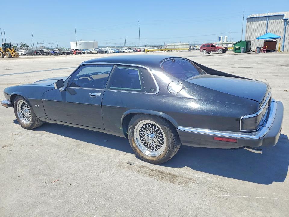 1992 Jaguar Xjs VIN SAJNW5846NC181735 COPART salvage auction — MECHANICAL, Ok - Certificate Of Title, sold $200 on 2026-07-31 (photo 2)
