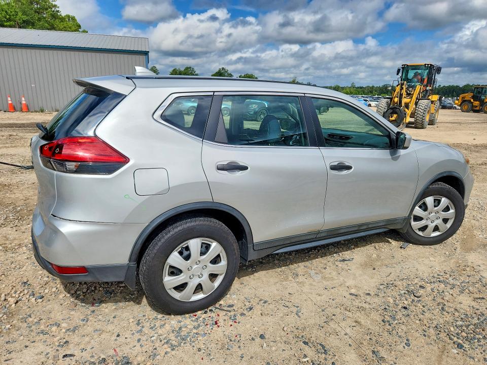 2017 Nissan Rogue VIN 5N1AT2MT0HC813680 COPART salvage auction — REAR END, Fl - Cert Of Title Slvg Rebuildable, sold $1,600 on 2026-07-31 (photo 3)