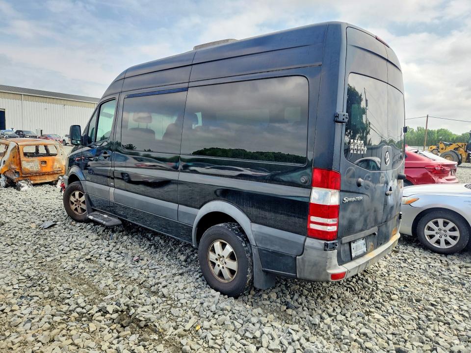 2010 Mercedes-benz Sprinter VIN WDZPE7CCXA5478817 COPART salvage auction — MINOR DENT/SCRATCHES, NJ - CERTIFICATE OF TITLE, sold $3,100 on 2026-07-27 (photo 2)