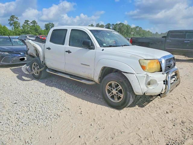2011 Toyota Tacoma VIN 5TFJX4GN5BX001941 COPART salvage auction — REAR END, TX - SALVAGE VEHICLE TITLE (P), sold $150 on 2026-07-24 (photo 4)