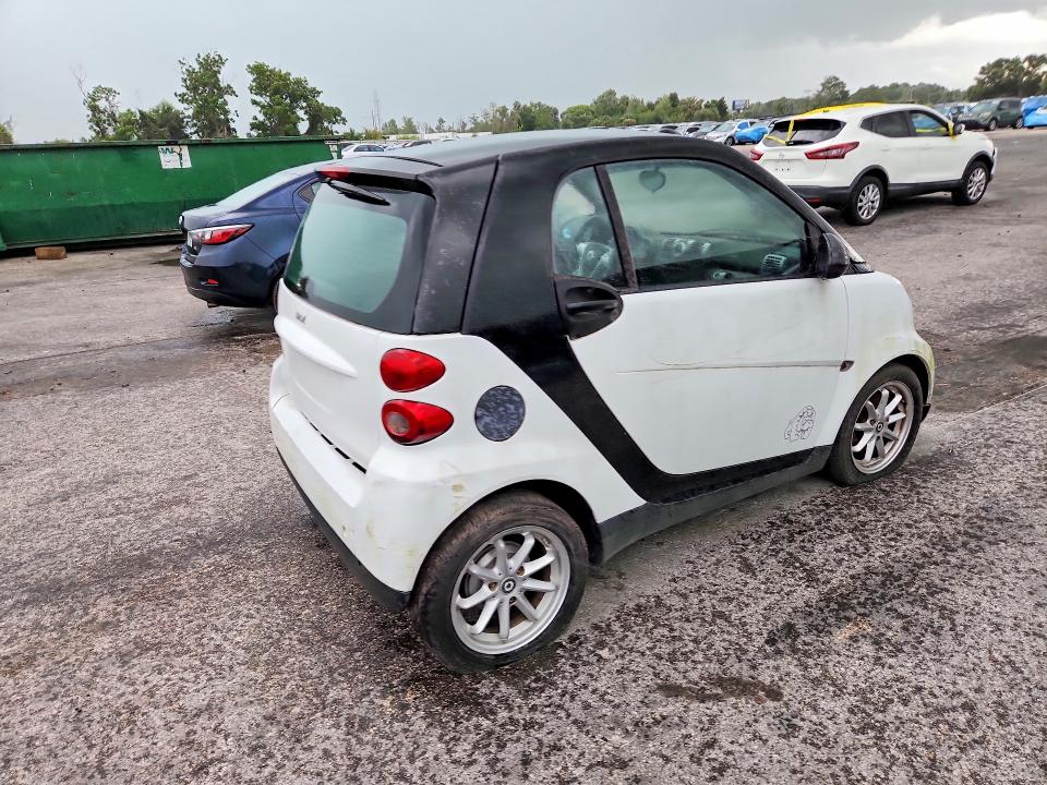 2009 Smart Fortwo VIN WMEEJ31X39K210210 COPART salvage auction — MINOR DENT/SCRATCHES, FL - CERTIFICATE OF TITLE (P), sold $900 on 2026-07-23 (photo 3)