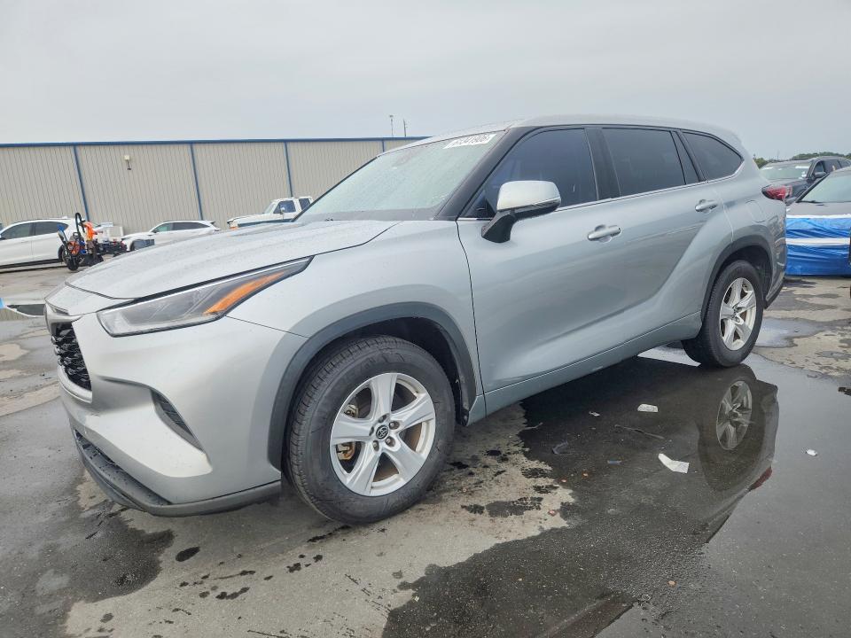 2021 Toyota Highlander VIN 5TDCZRAH7MS069461 — COPART salvage auction photo