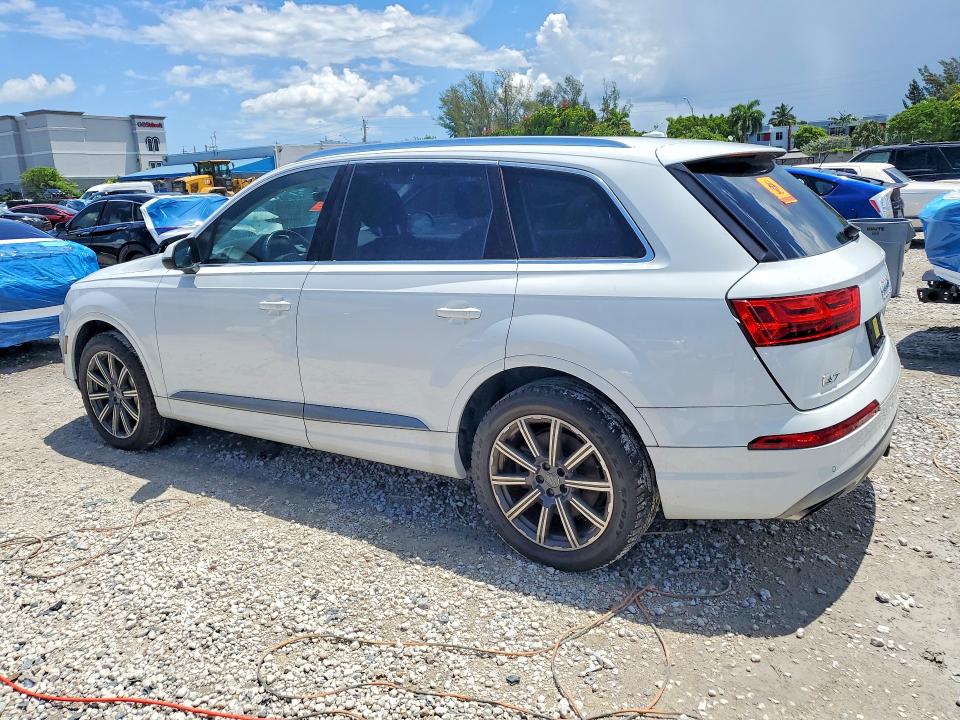 2017 Audi Q7 VIN WA1LAAF79HD003482 COPART salvage auction — WATER/FLOOD, FL - CERTIFICATE OF TITLE, sold $800 on 2026-07-31 (photo 2)
