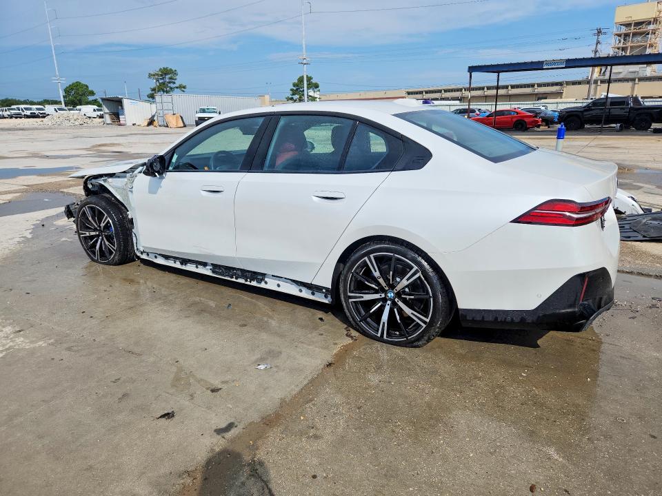 2025 BMW 5er VIN WBA43FJ06SCT40813 COPART salvage auction — FRONT END, La - Cert Of Title-Salvage, sold $35,250 on 2026-08-19 (photo 2)