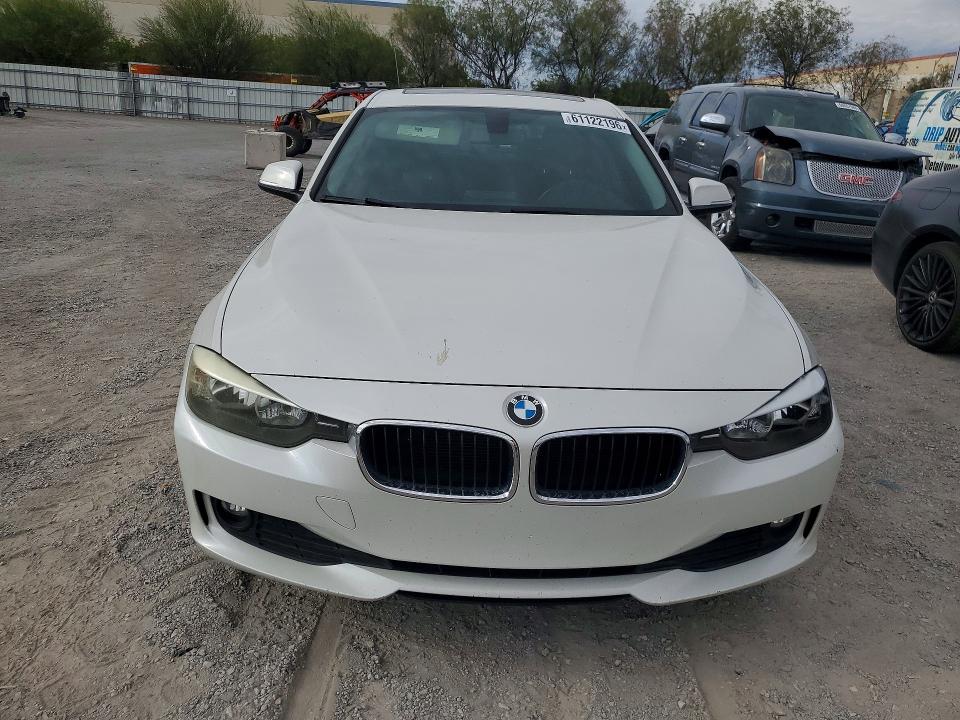 2015 BMW 3er VIN WBA3B1C53FK140817 COPART salvage auction — MINOR DENT/SCRATCHES, Nv - Cert Of Title-Rebuilt Total Lo, sold $1,250 on 2026-07-23 (photo 5)