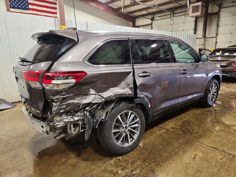 2019 Toyota Highlander VIN 5TDJZRFH6KS580236 COPART salvage auction — REAR END, PA - CERTIFICATE OF SALVAGE, sold $8,300 on 2026-07-28 (photo 3)
