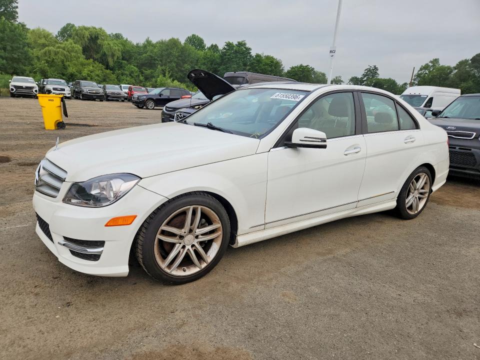 2013 Mercedes-benz C class VIN WDDGF4HB8DR271566 COPART salvage auction — MINOR DENT/SCRATCHES, MA - CERTIFICATE OF TITLE (P), sold $1,950 on 2026-07-27 (photo 1)