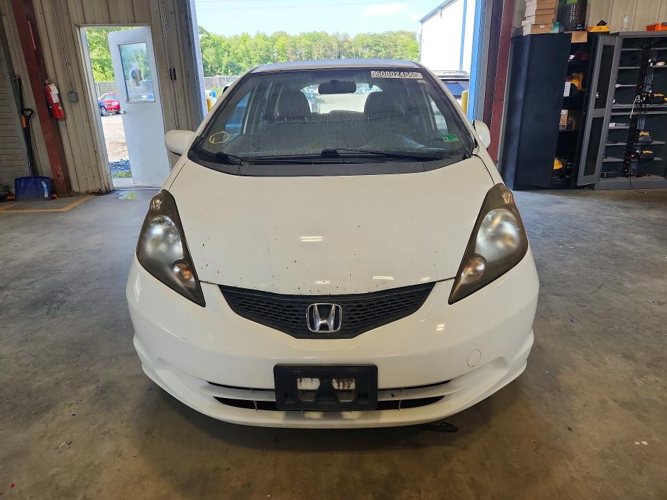 2013 Honda Fit VIN JHMGE8H39DC037029 COPART salvage auction — MINOR DENT/SCRATCHES, VA - CERT OF TITLE - SALVAGE, sold $225 on 2026-07-28 (photo 5)