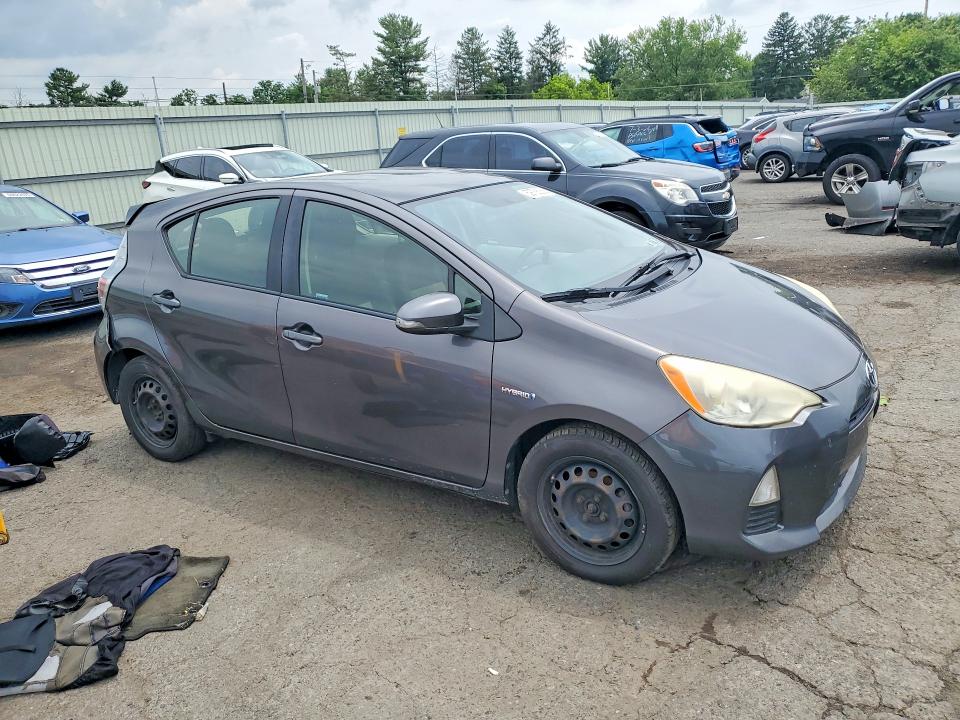 2013 Toyota Prius c VIN JTDKDTB32D1545137 COPART salvage auction — REAR END, PA - CERTIFICATE OF SALVAGE, sold $175 on 2026-07-21 (photo 4)
