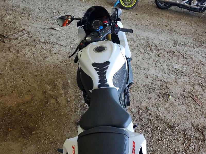2019 Suzuki VIN JS1GR7MA3K7100050 COPART salvage auction — SIDE, Tx - Salvage Vehicle Title, sold $1,550 on 2026-07-23 (photo 6)