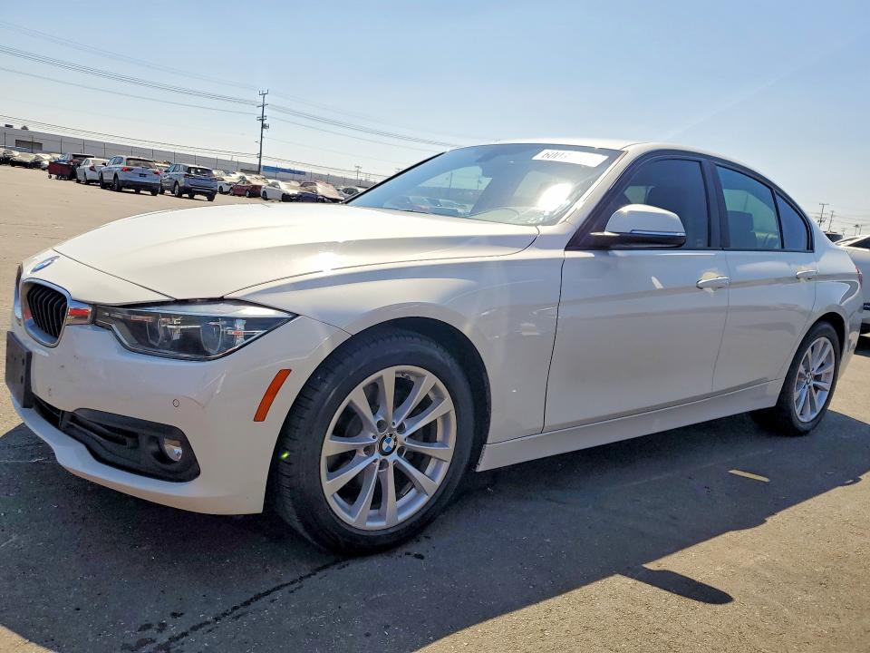 2018 BMW 3er VIN WBA8A9C5XJAH14709 COPART salvage auction — MINOR DENT/SCRATCHES, Ca - Dis/Dlr/Exp Only Clean Title (P), sold $3,200 on 2026-07-20 (photo 1)