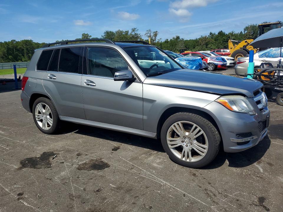 2015 Mercedes-benz Glk-klasse VIN WDCGG5HB7FG423682 COPART salvage auction — WATER/FLOOD, FL - CERT OF TITLE-SLVG REBLD FLOOD, sold $2,450 on 2026-07-27 (photo 4)