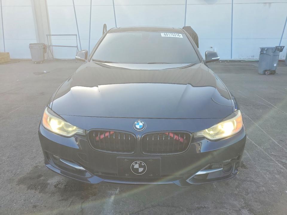 2015 BMW 3er VIN WBA3A5G50FNS91679 COPART salvage auction — SIDE, Fl - Cert Of Title Slvg Rebuildable, sold $1,350 on 2026-08-19 (photo 5)