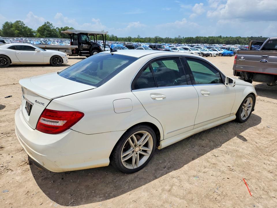 2012 Mercedes-benz C-klasse VIN WDDGF8BB6CR206102 COPART salvage auction — REAR END, Ga - Cert Of Title-Salvage, sold $650 on 2026-08-21 (photo 3)